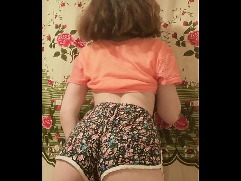 ❤️ Сексуальна молода красуня знімає шорти на камеру ❤️ Анальне відео на uk.desixxxtube.ru ️❤